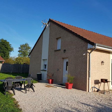 Gite Le Petit Pied-à-Terre La Chapelle-Saint-Sauveur  Esterno foto