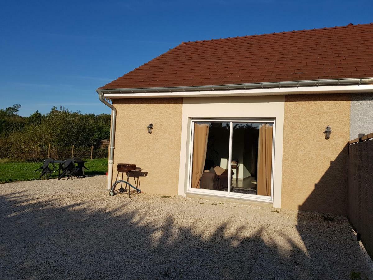 Gite Le Petit Pied-à-Terre La Chapelle-Saint-Sauveur  Esterno foto